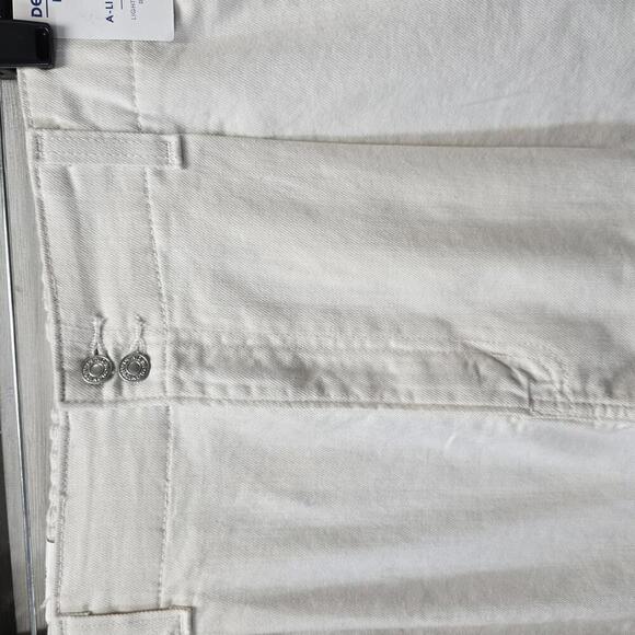 Women's High-Rise Loose A-Line Jean Shorts | Denizen from Levi's | 18 - Picture 3 of 9